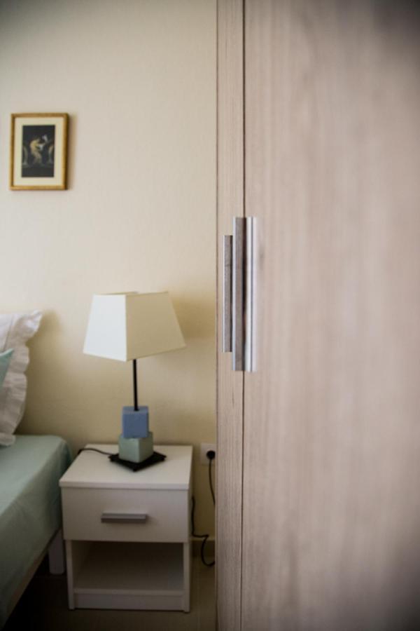 Blue Theros Apartments 팔랄리아 디오니시우 외부 사진