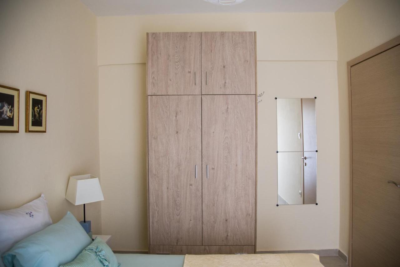 Blue Theros Apartments 팔랄리아 디오니시우 외부 사진